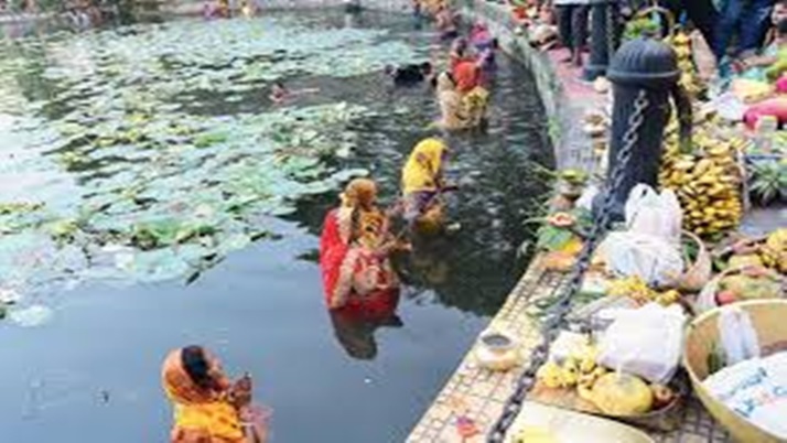 Demonstration demanding to do chatpujo at Rabindra Sarobar