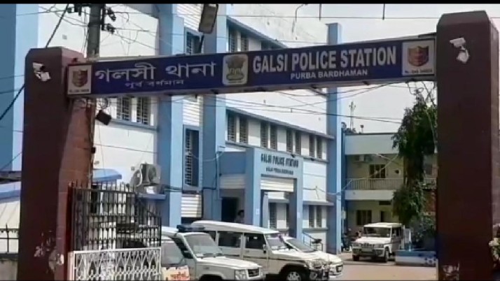 Offensive picture of lover on social media, arrested youth in burdwan west bengal