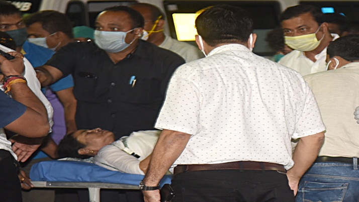 The chief minister can stay in the hospital at night