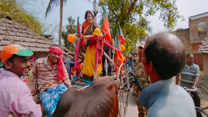 Locket for campaigning in a bullock cart