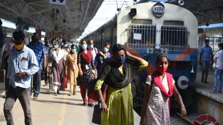 Only health workers can board the staff special train