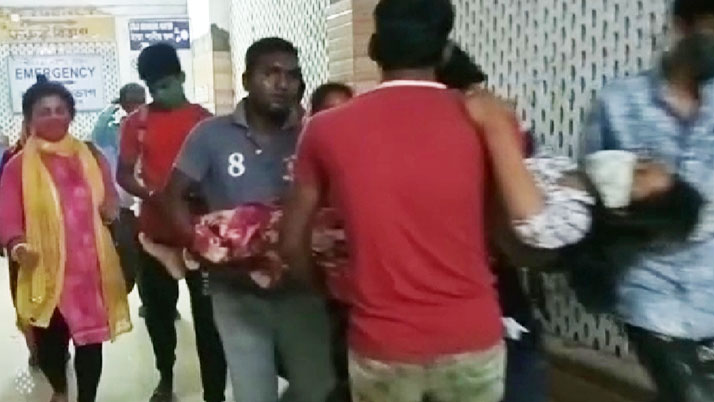A knife in the stomach of a memory college student in the afternoon, the miscreant escaped