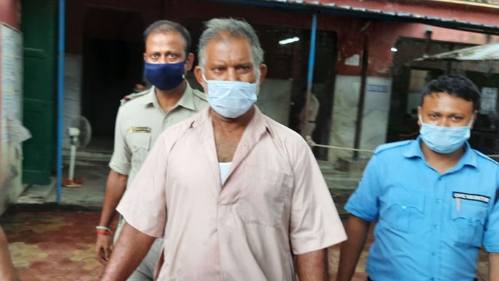 Police are searching for the two fugitives arrested in the Ketugram bomb blast case