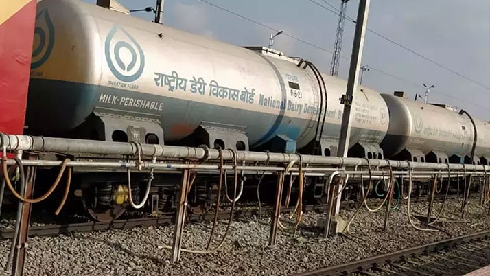 The milk transport of "Dudh Duranta" left tens of millions of liters