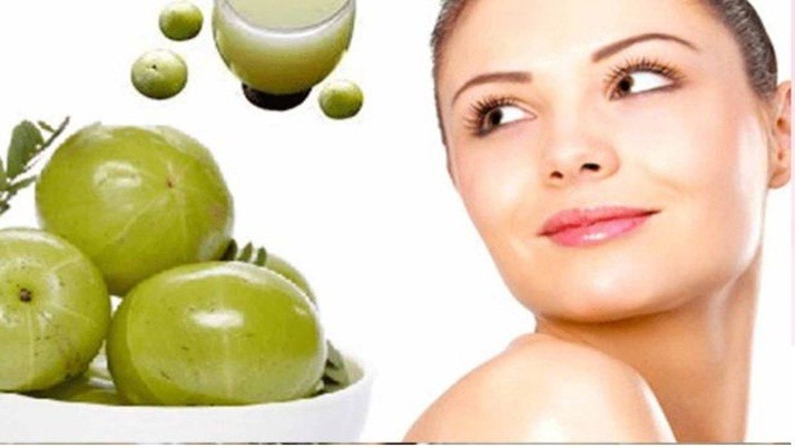 Use Amla juice for skin care