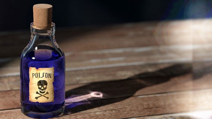 Simultaneously poisoned 'Laila-Majnu' aunt-nephew, one dead, another critical