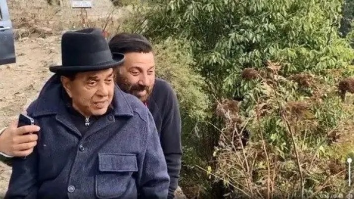Dharmendra and Sunny Deol is in vacation