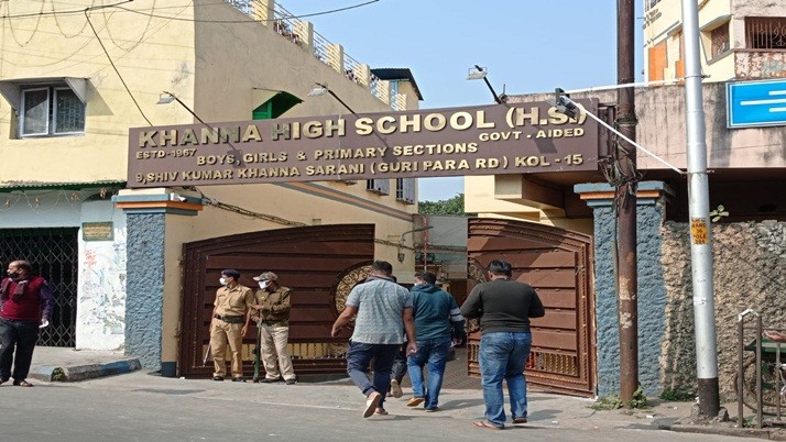 Bombing: Bloodshed in Purbhote, Beleghata, bombing in front of booth in Sealdah, one injured