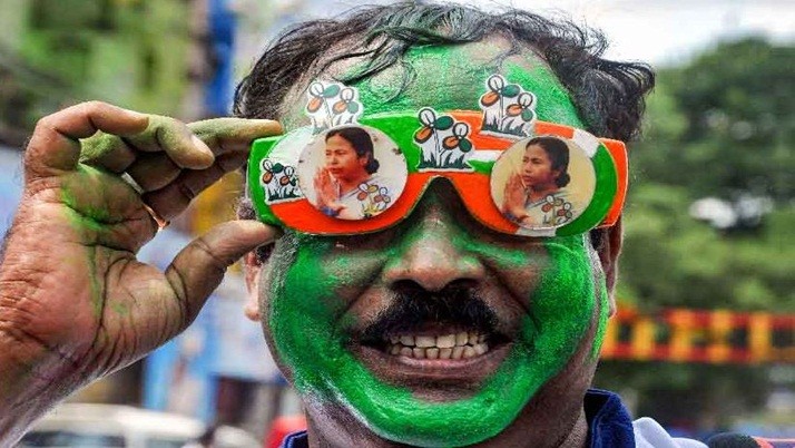 Municipal Election Result: Trinamool on the way to absolute majority, start Abir game