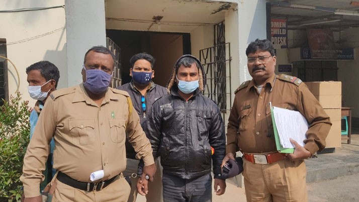 Three lakh checks of self-help group stolen in East Burdwan, son-in-law in jail