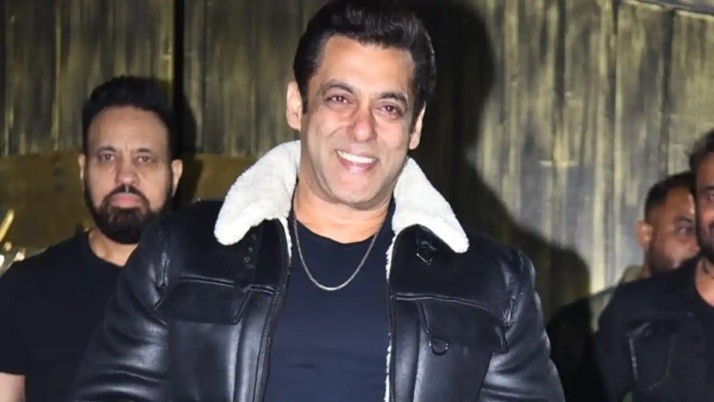 Salman speaks after snake bite