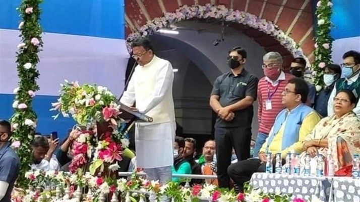 Corona: After returning from the swearing-in ceremony of Firhad, the chairman of Boro No. 4 was attacked by Corona