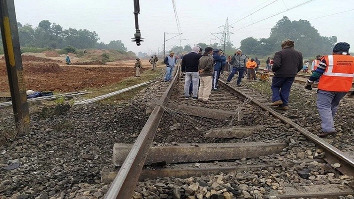 Explosion on the railway line in Giridih, Jharkhand! Maoist poster