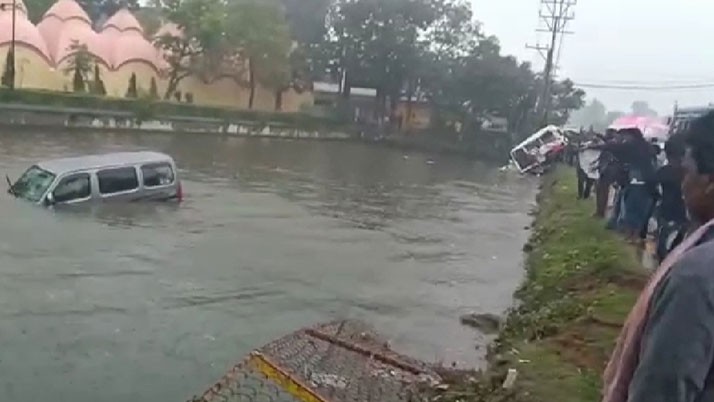 The four-wheeler and the ambulance with the patient lost control and fell into the pond