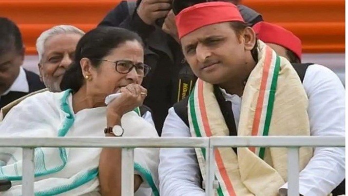 Mamata went to Uttar Pradesh at the invitation of Akhilesh
