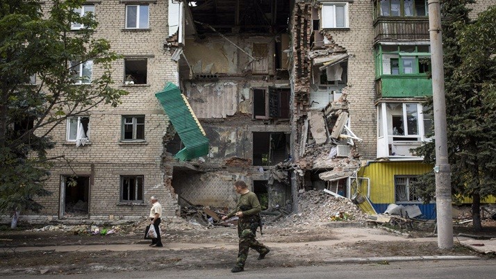 Russia agrees to hold talks if Ukraine disarms