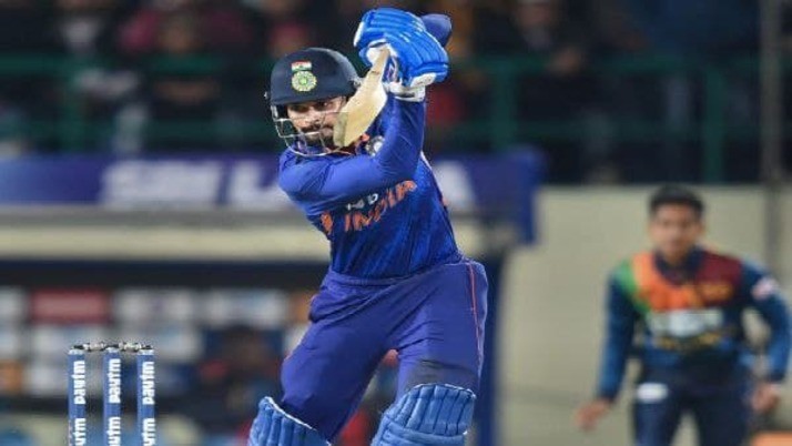 Shreyas increased pressure on Kohli, whitewash India to Sri Lanka