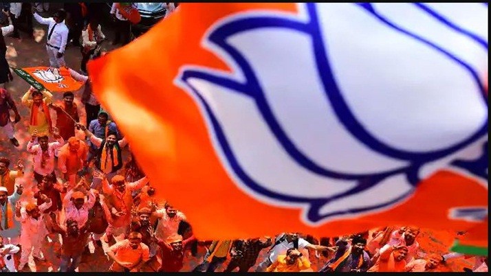 Again Saffron-Storm in Uttar Pradesh