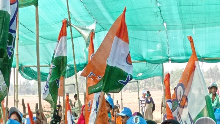Gerua camp blown away by green storm in Asansol, Trinamool terrified of victory in Baliganj