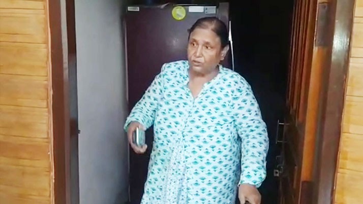 After receiving the Chief Minister's Bangla Academy Award, the Bengali writer returned the Academy Award