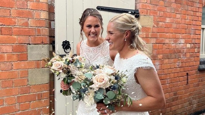 Love from a hotel room! Lesbian marriage in England women's team