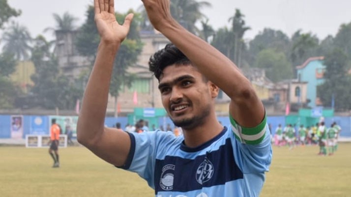 Why did Manotosh sign Chennai FC after returning East Bengal's offer?