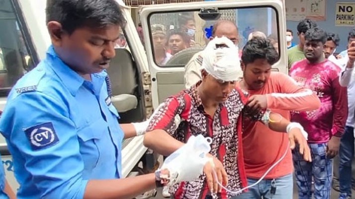 Clashes between the two grassroots groups led to massive bombings and eight injuries