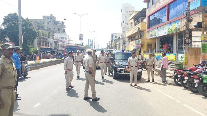 Mysterious death of 4 people in Burdwan after drinking illegal liquor in a rice hotel, whose negligence?