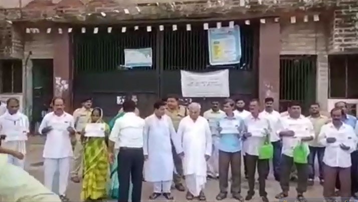 Prisoners released from Burdwan Central Penitentiary on the occasion of Independence Day