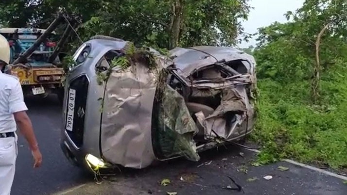 Four Army jawans were seriously injured in a horrific road accident near Jangli Baba Mandir