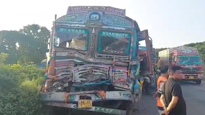 one person died in a tragic accident on National Highway No. 2 in Burdwan