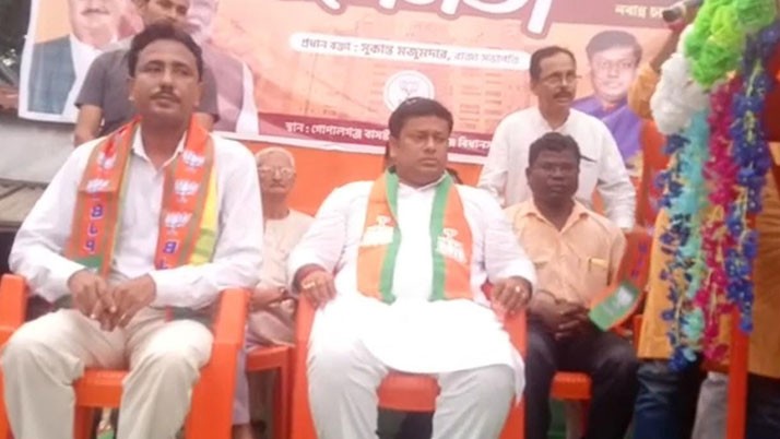 The state president of the BJP in Dakshin Dinajpur, took issue with the various malpractices of the state government