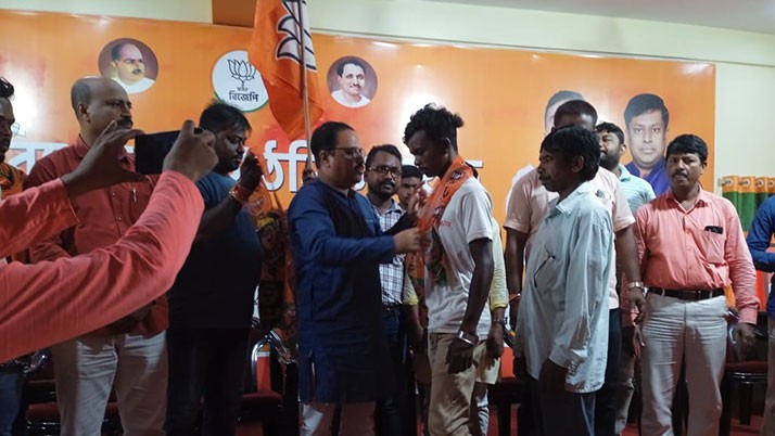 Bardhaman left Trinamool and joined BJP