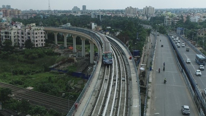 Record crowd in Metro, Dum Dum tops others