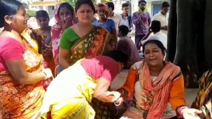 During Durga Puja, son-in-law's hanging body was found at in-laws' house in Burdwan, there was a stir in the area