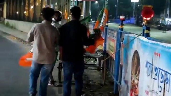 The ruling party has accused the ruling party of removing the BJP's party flag in Burdwan