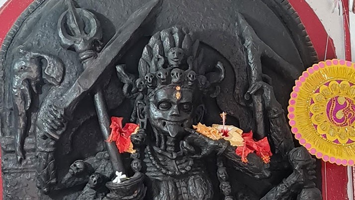 Burdhaman's mother Kankaleshwari is worshiped according to Kali Chamunda