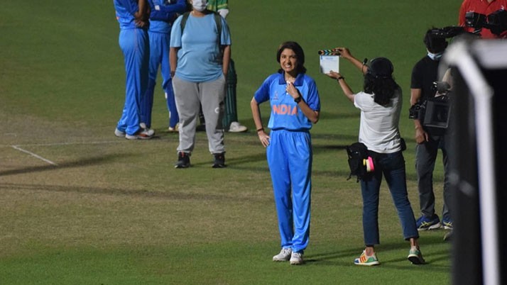 Did actress Anushka break the rules and try Kolkata's food while shooting?