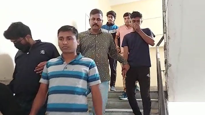 two accused arrested from Jharkhand for stealing lakhs of rupees by giving OTP
