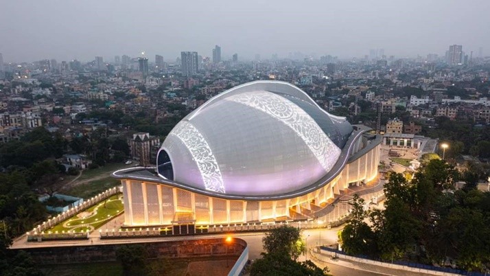 Know at a glance what is in Alipore's Dhana Dhanye Auditorium