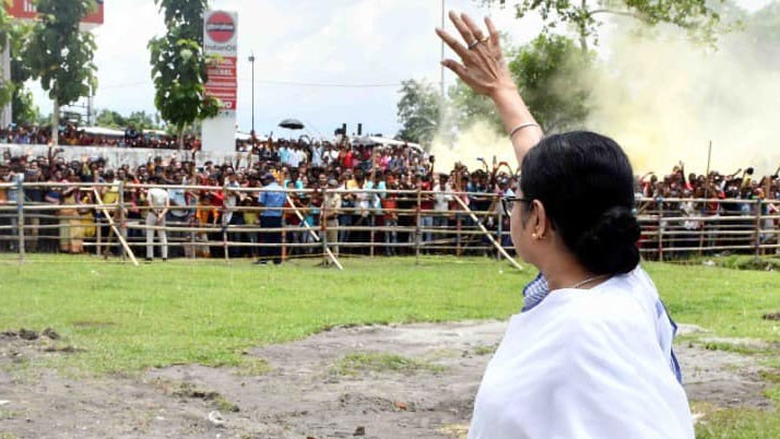 Chief Minister Mamata's helicopter made an emergency landing, injured her back and legs