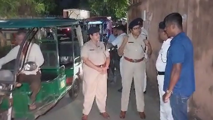Mass shooting in Narayanpur in the evening, death one