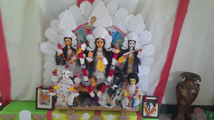 Burdwan school student Triptimay's idol made in Bodhana Shasti