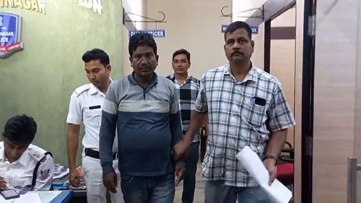 Money missing from Baguiati old man's account, Panda of Jamtara gang arrested from Kulti