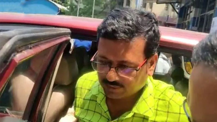 Trinamool MLA kicks father out of house, judge directs petition in lower court
