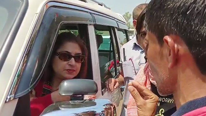 "Give money, get votes", said Shatabdi Roy in the campaign