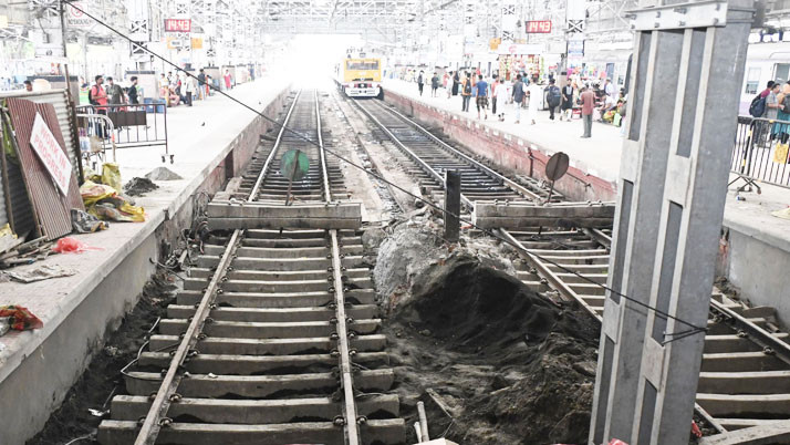 The days of suffering for passengers are over, all 12 coach local trains on Sealdah Main Section soon