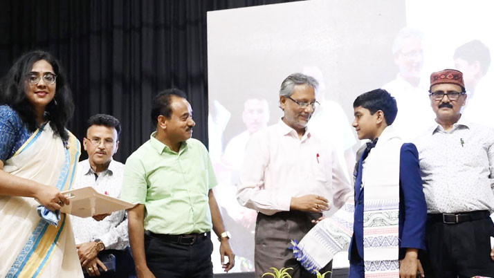 At the age of 12, graduate in mathematics! Burdwan appeared as the 'Mathematics Wonder Boy'