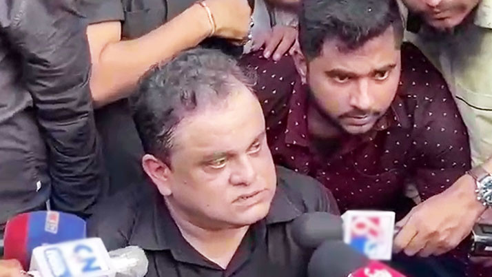 Jadavpur University, Education Minister's car vandalized, students and professors injured