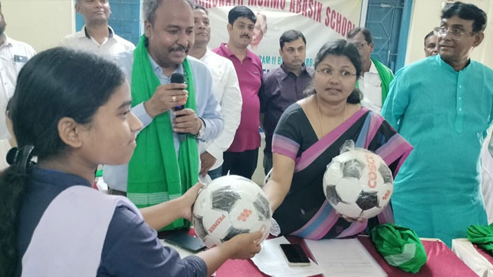 East Burdwan District Administration's innovative effort to bring backward class students into the field